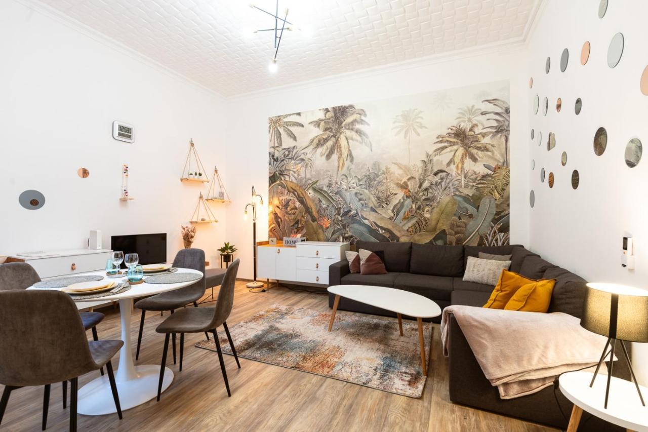 Stylish Modern Apartment Next To New York Cafe Budapest Luaran gambar